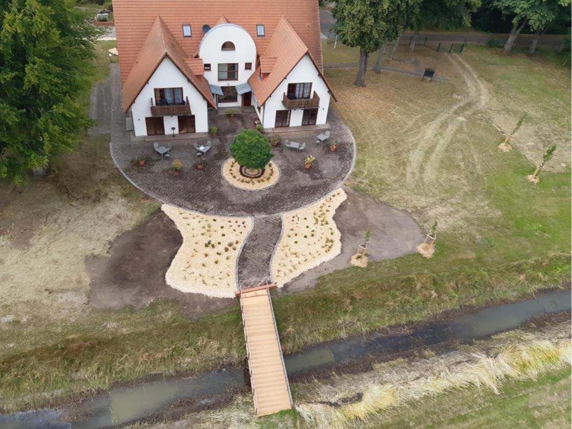 Bed and Breakfast An Der Gaertnerei Dömitz Esterno foto